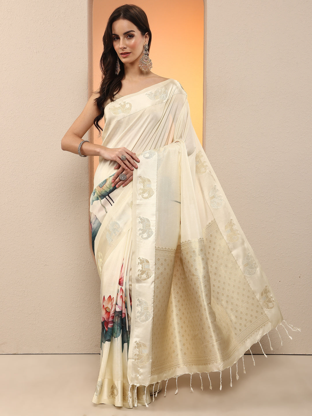 Cream Printed Silk Blend Saree With Unstitched Blouse Piece