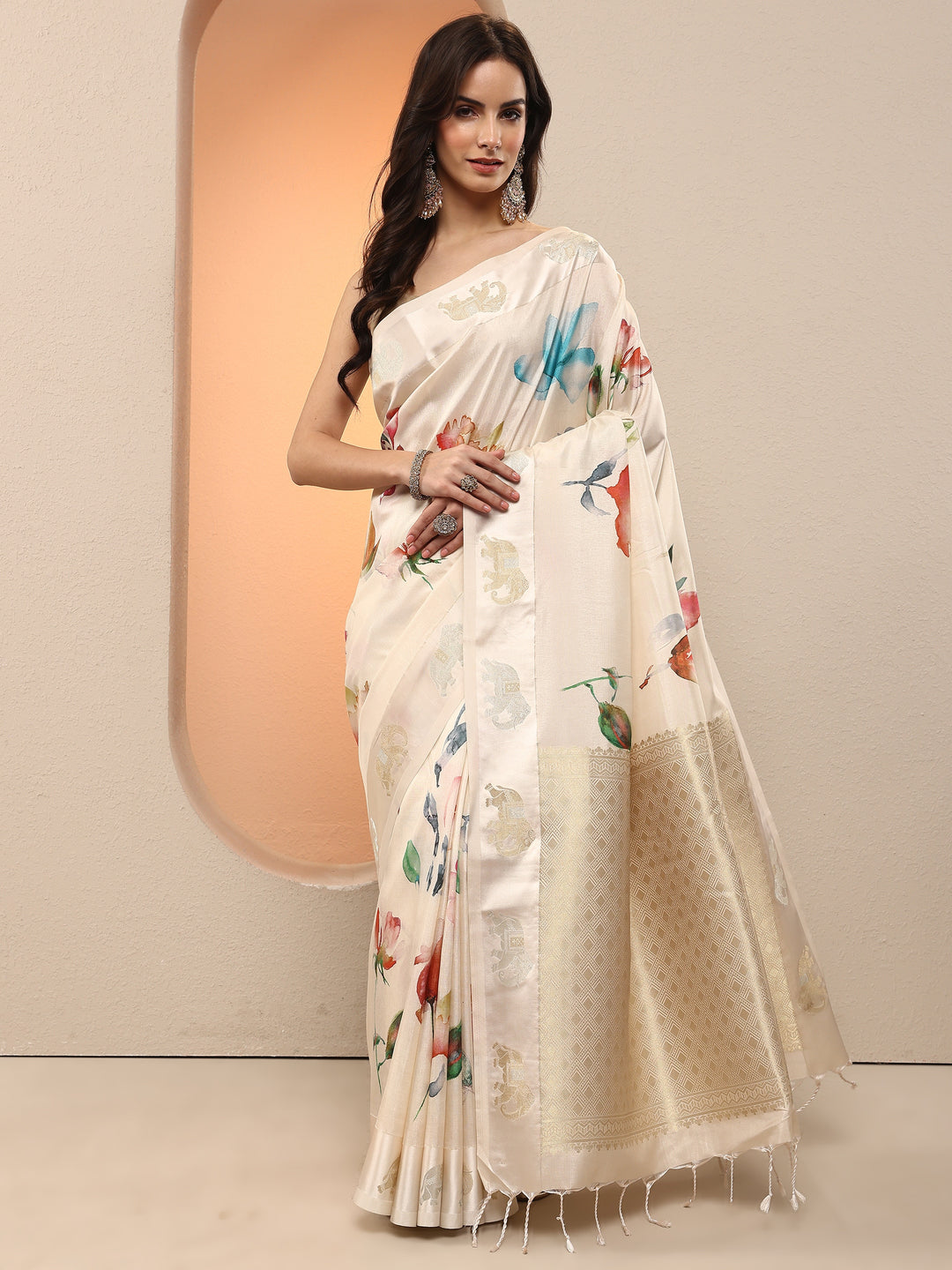 Cream Printed Silk Blend Saree With Unstitched Blouse Piece