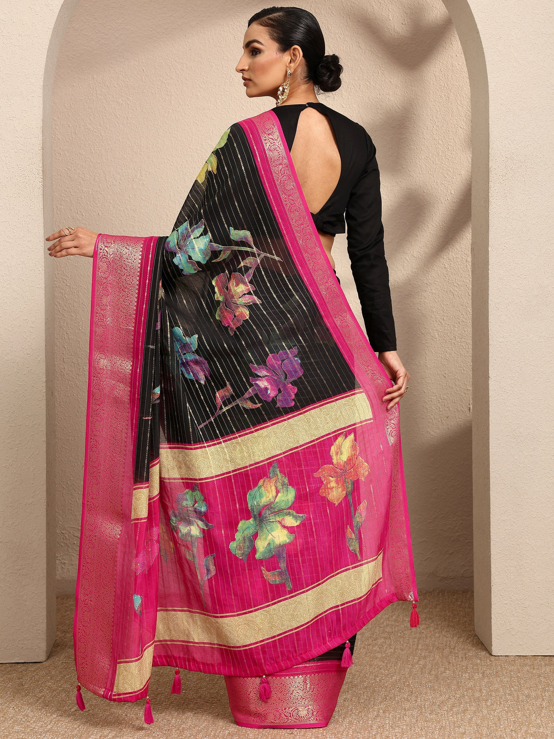Black Woven Design Silk Blend Saree With Unstitched Blouse Piece