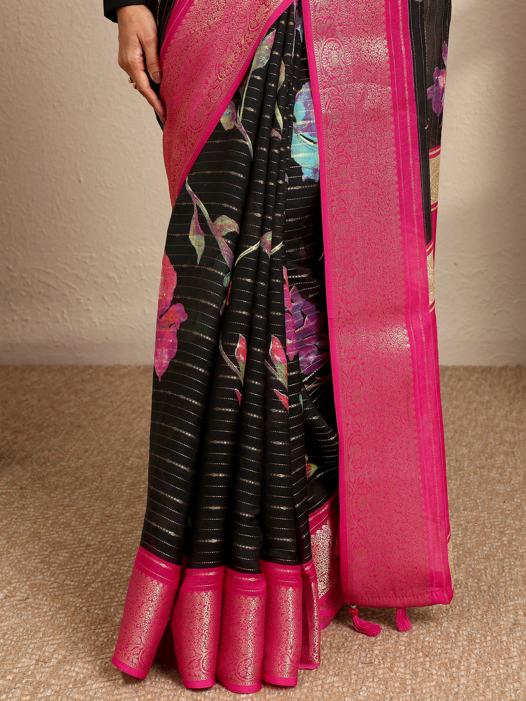 Black Woven Design Silk Blend Saree With Unstitched Blouse Piece