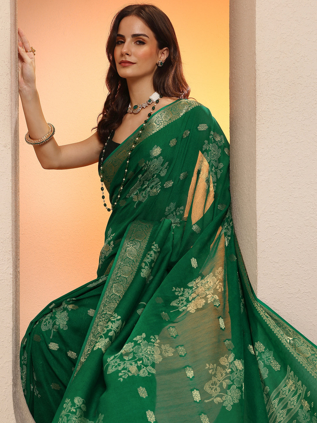 Green Woven Design Silk Blend Saree With Unstitched Blouse Piece