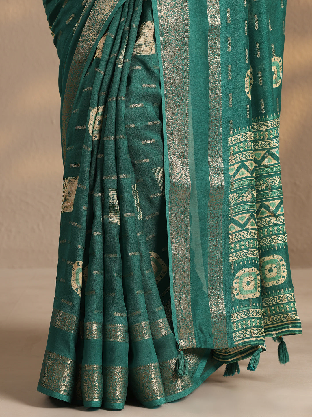 Green Woven Design Silk Blend Saree With Unstitched Blouse Piece