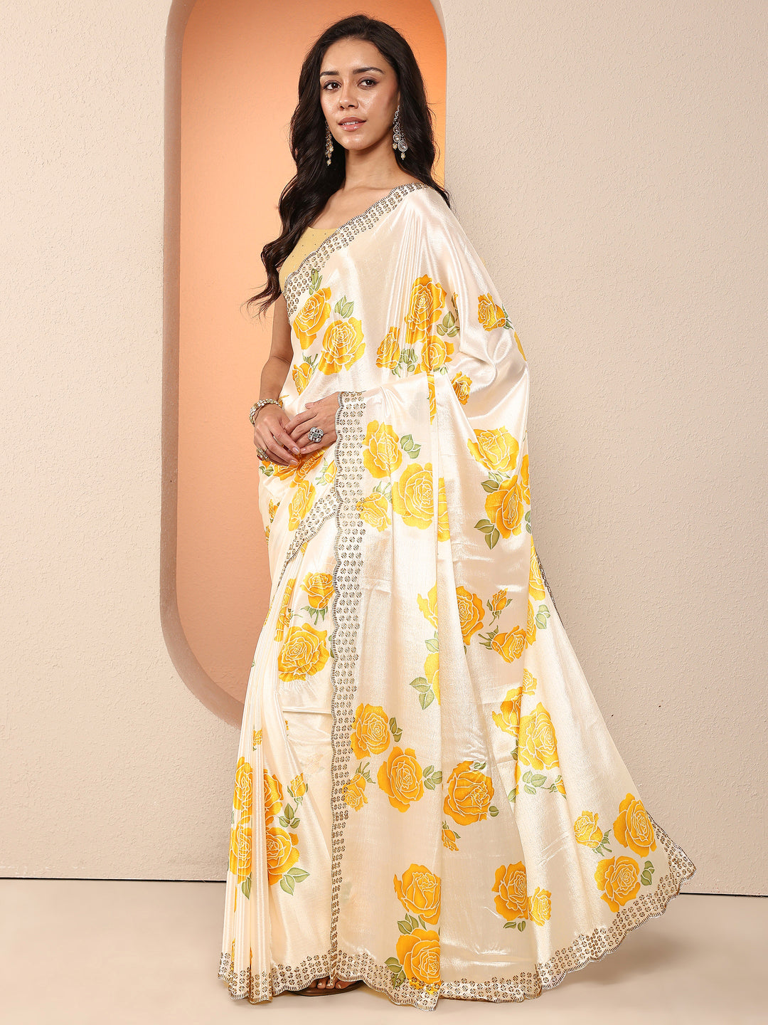 Off White Printed Silk Blend Saree With Unstitched Blouse Piece