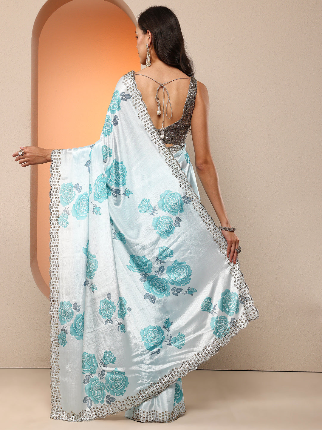 Off White Printed Silk Blend Saree With Unstitched Blouse Piece