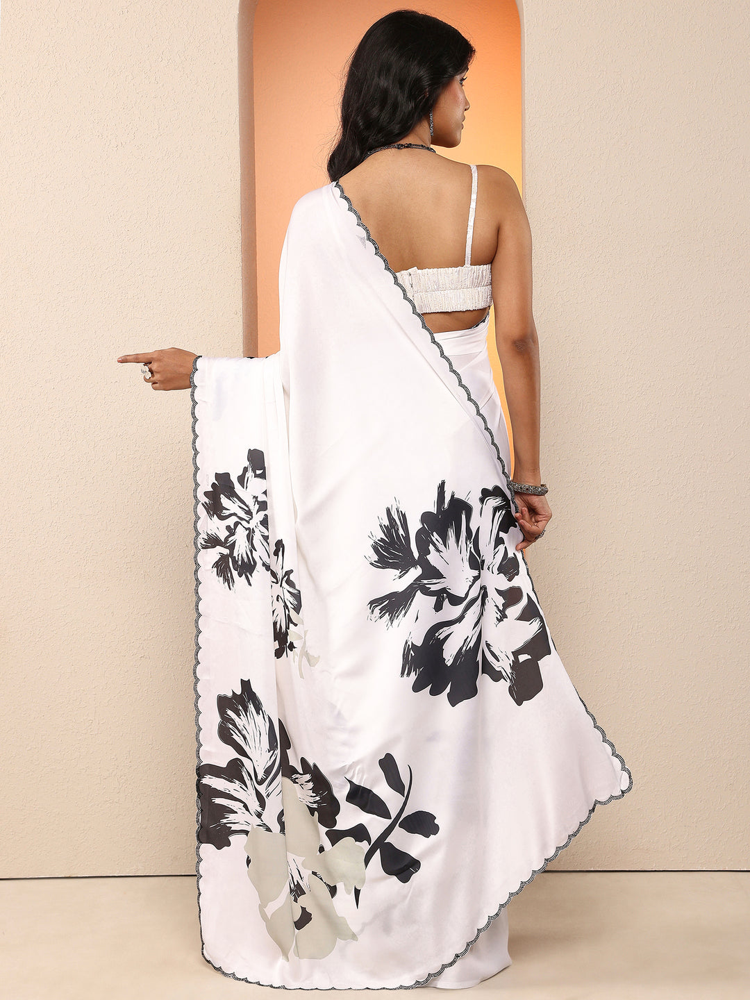 White Printed Silk Blend Saree With Unstitched Blouse Piece