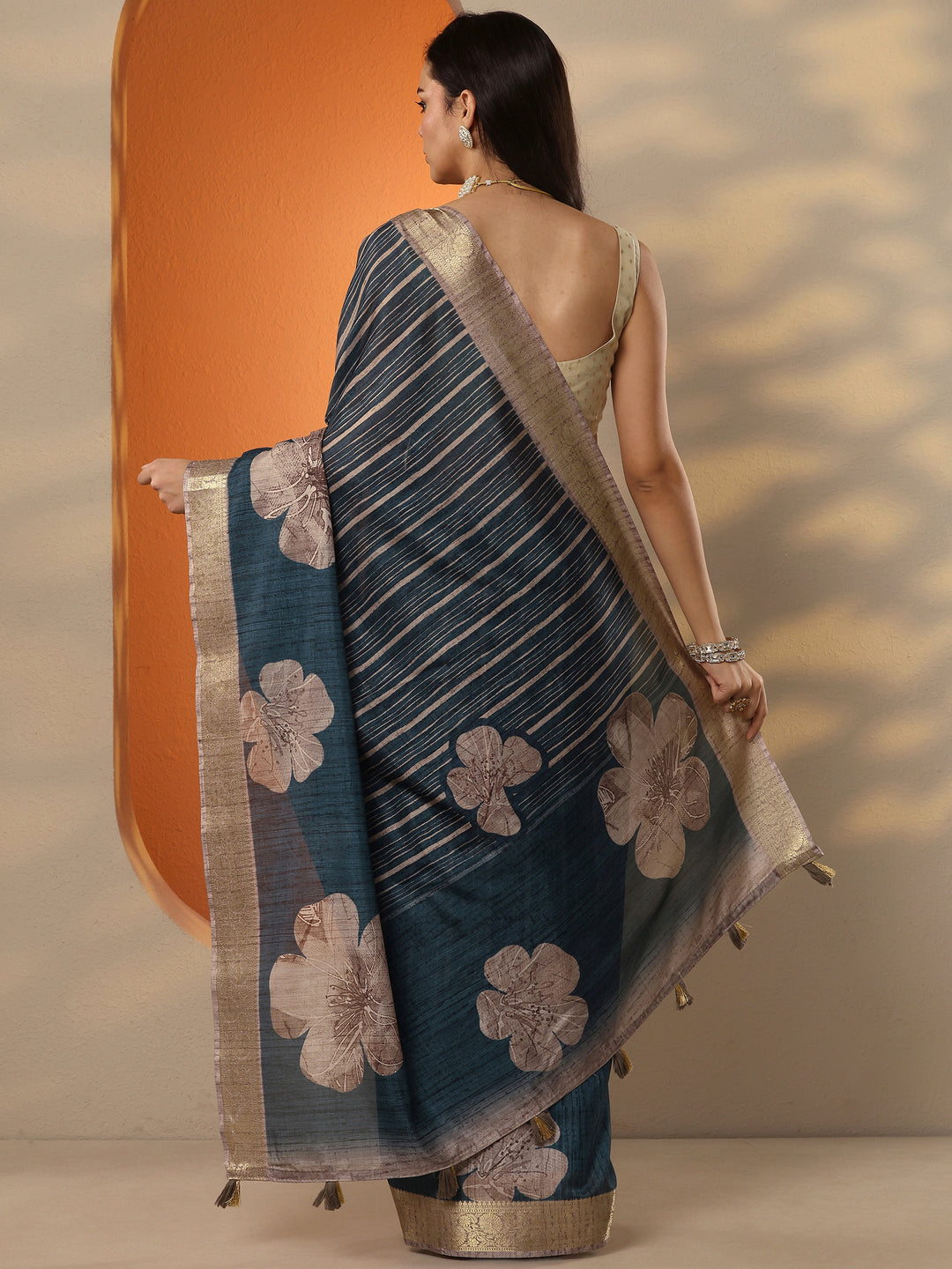 Blue Printed Silk Blend Saree With Unstitched Blouse Piece