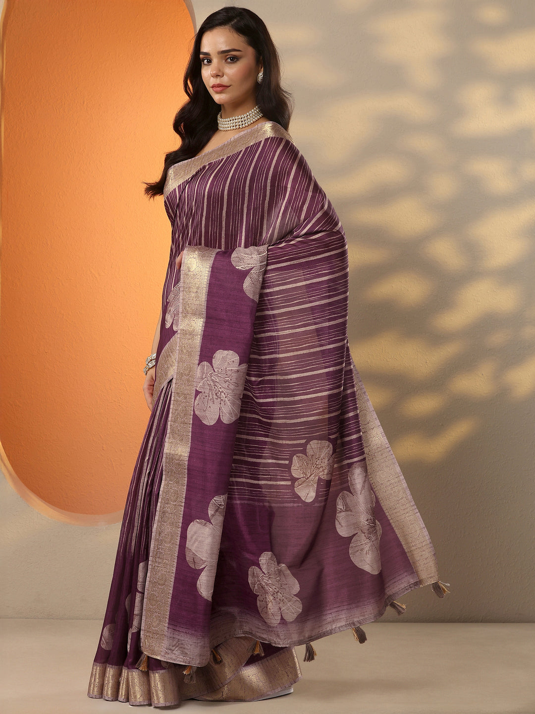 Purple Printed Silk Blend Saree With Unstitched Blouse Piece