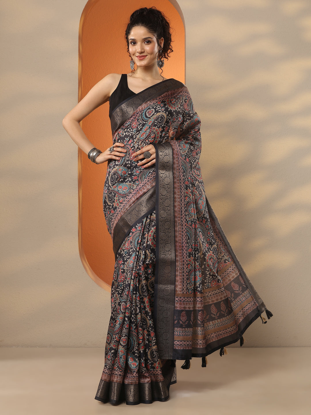 Black Printed Silk Blend Saree With Unstitched Blouse Piece