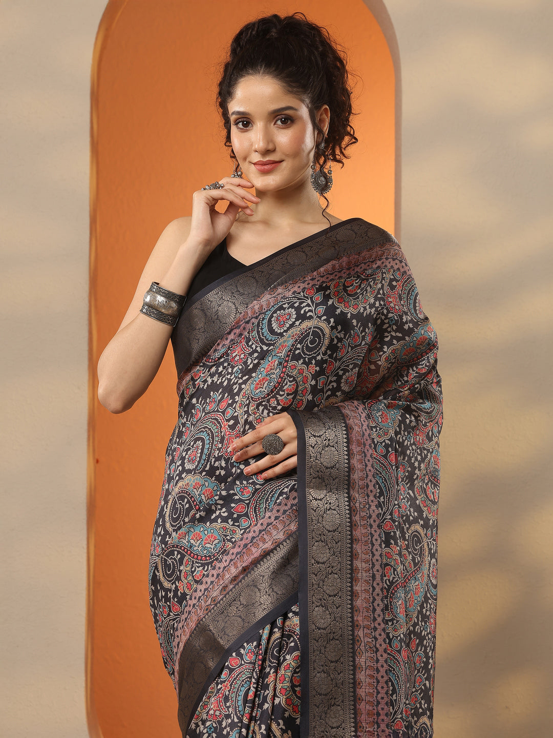 Black Printed Silk Blend Saree With Unstitched Blouse Piece