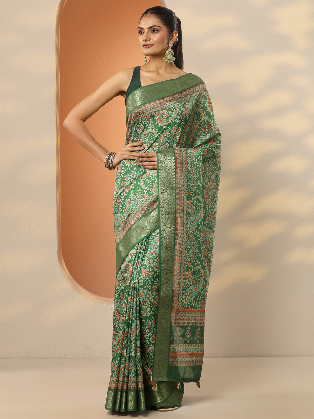 Green Printed Silk Blend Saree With Unstitched Blouse Piece