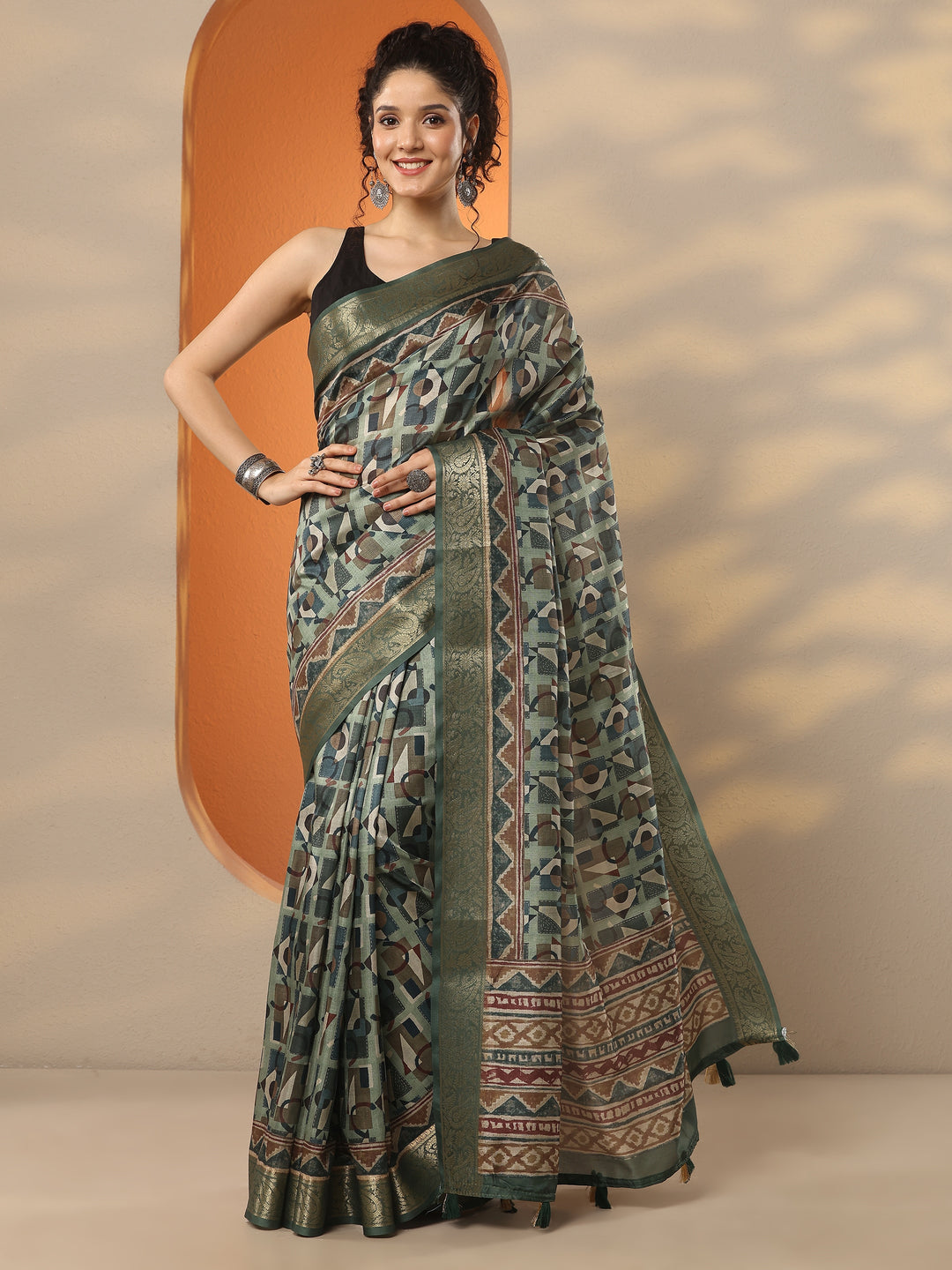 Green Printed Silk Blend Saree With Unstitched Blouse Piece