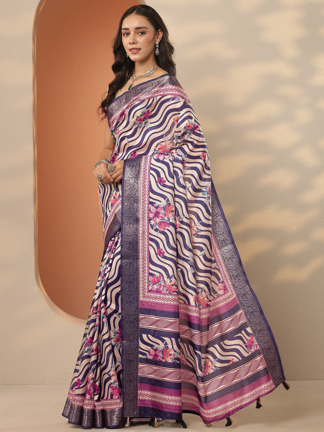 Beige Printed Silk Blend Saree With Unstitched Blouse Piece