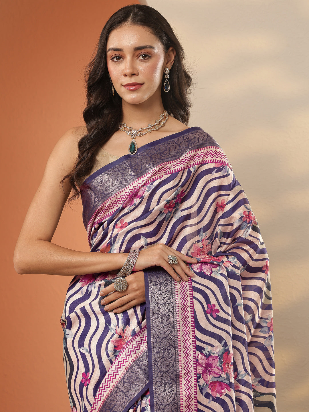 Beige Printed Silk Blend Saree With Unstitched Blouse Piece