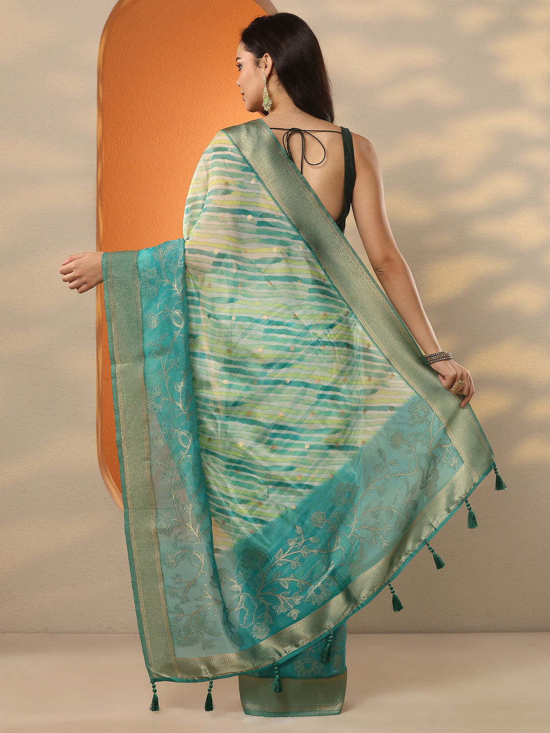 Green Leheriya Printed Organza Saree With Unstitched Blouse Piece