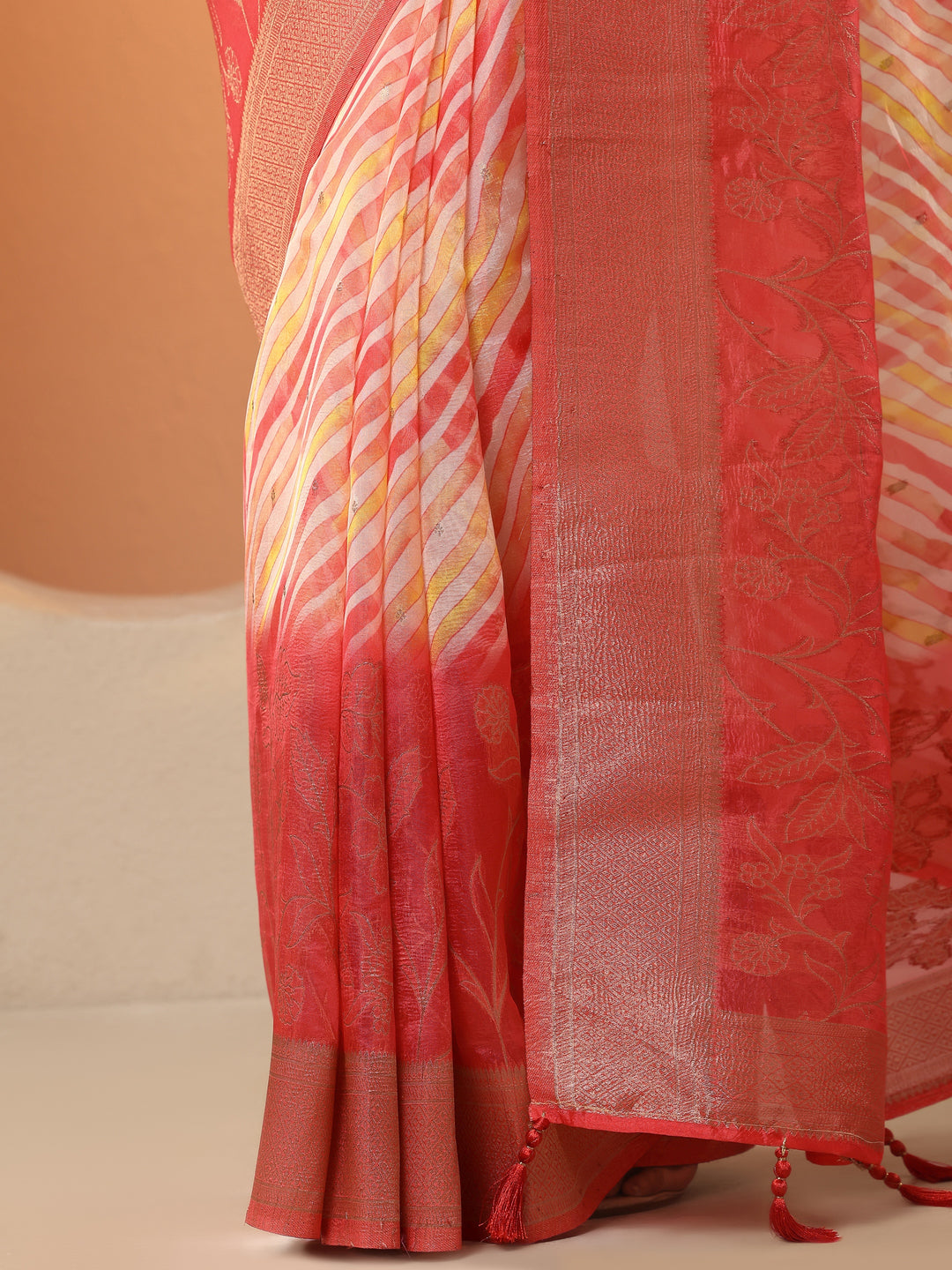 Coral Leheriya Printed Organza Saree With Unstitched Blouse Piece