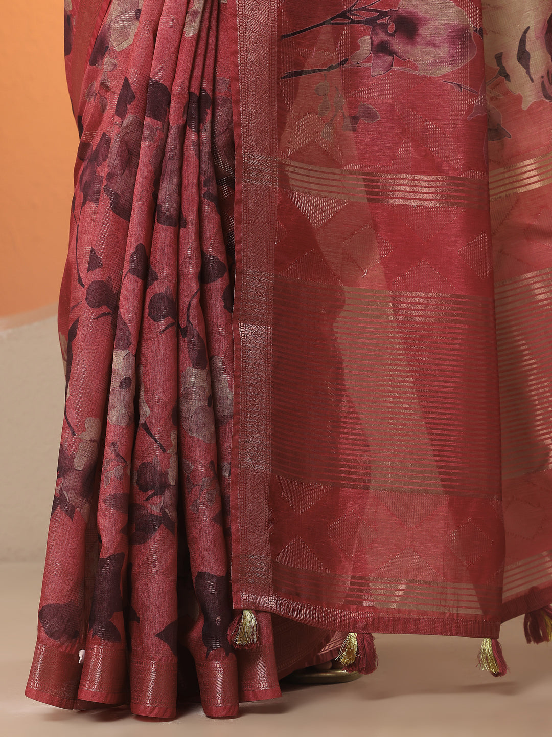 Rust Printed Silk Blend Saree With Unstitched Blouse Piece