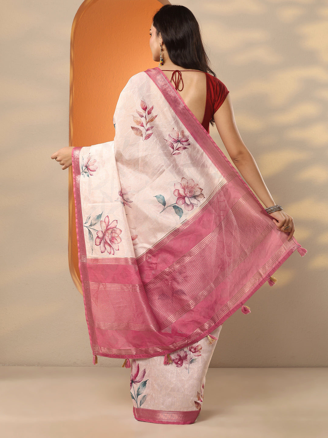 Off White Printed Silk Blend Saree With Unstitched Blouse Piece