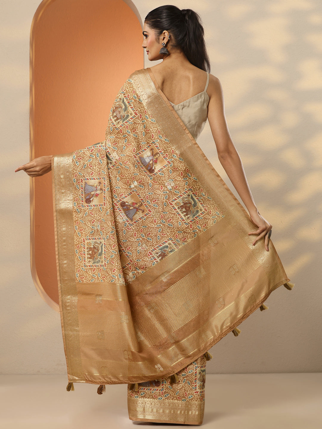 Brown Printed Silk Blend Saree With Unstitched Blouse Piece