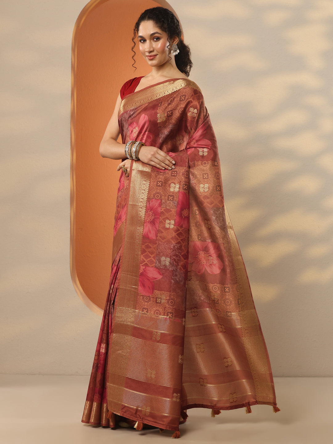 Brown Printed Silk Blend Saree With Unstitched Blouse Piece