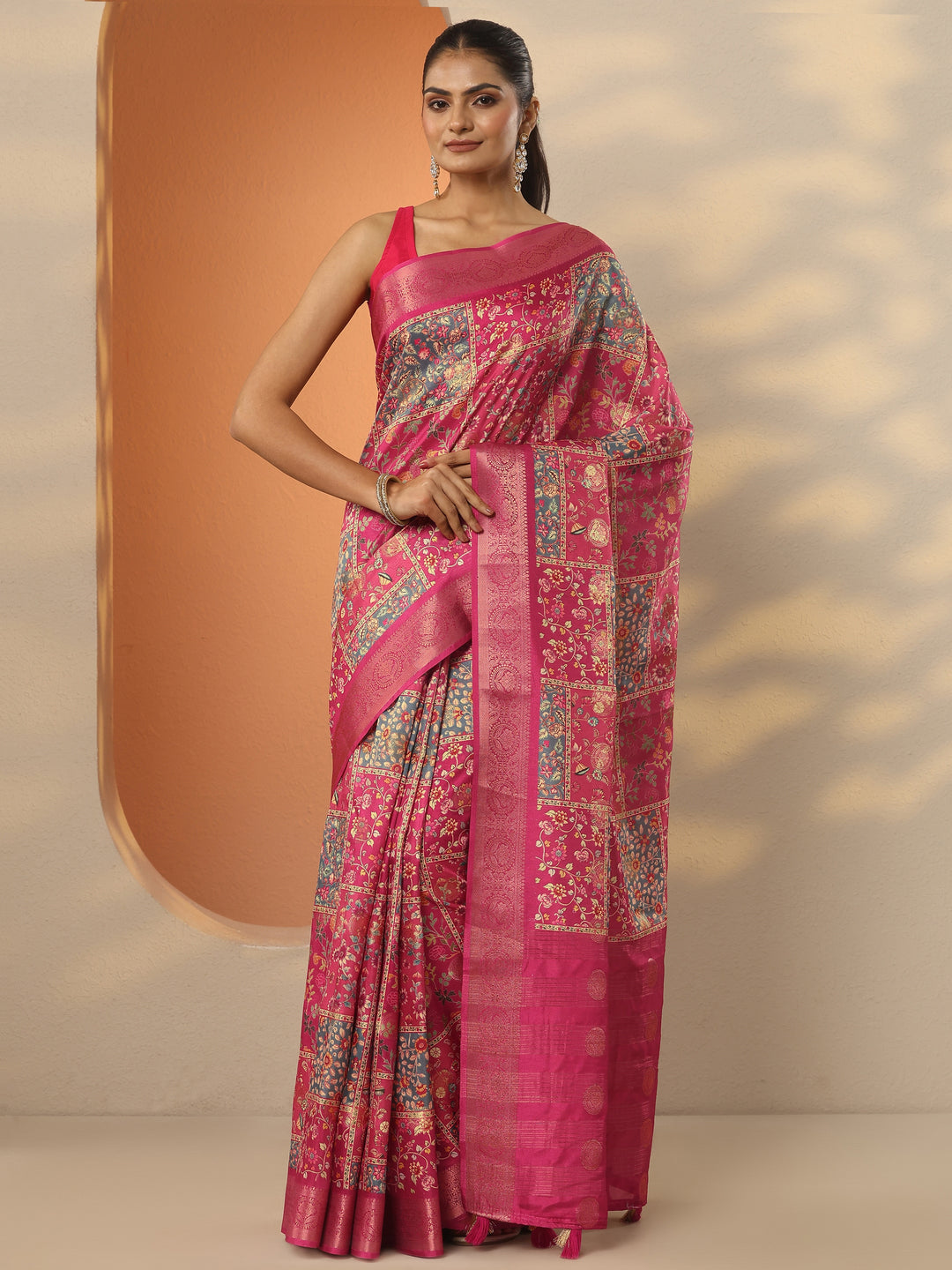 Pink Printed Silk Blend Saree With Unstitched Blouse Piece