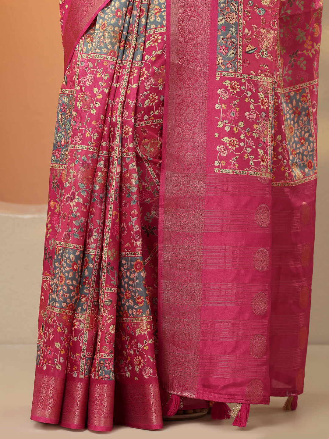 Pink Printed Silk Blend Saree With Unstitched Blouse Piece