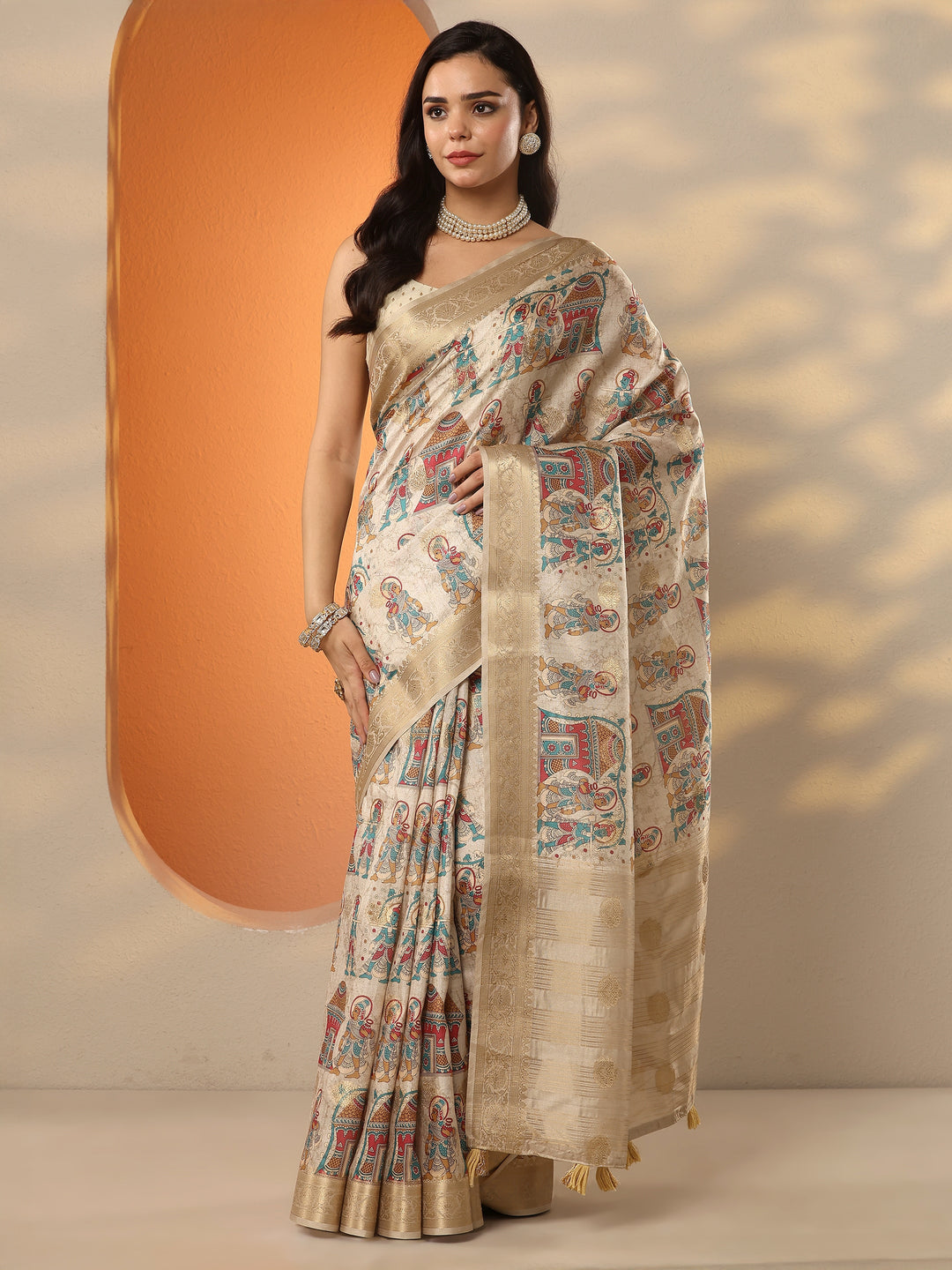 Beige Printed Silk Blend Saree With Unstitched Blouse Piece