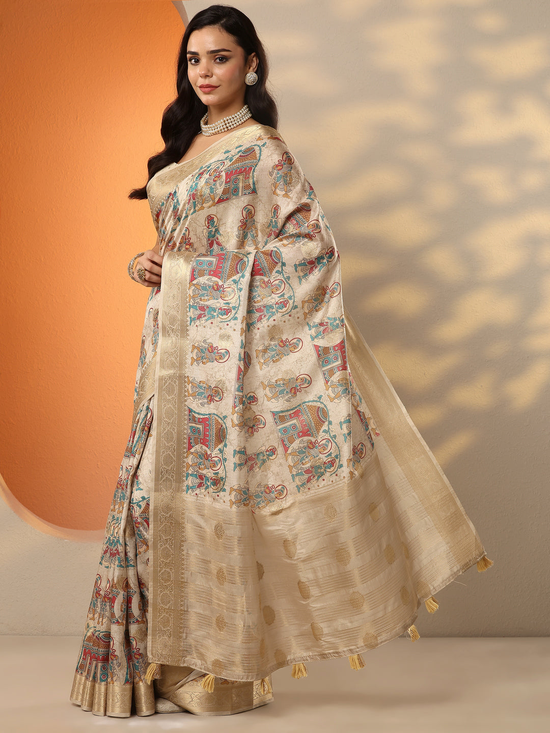 Beige Printed Silk Blend Saree With Unstitched Blouse Piece