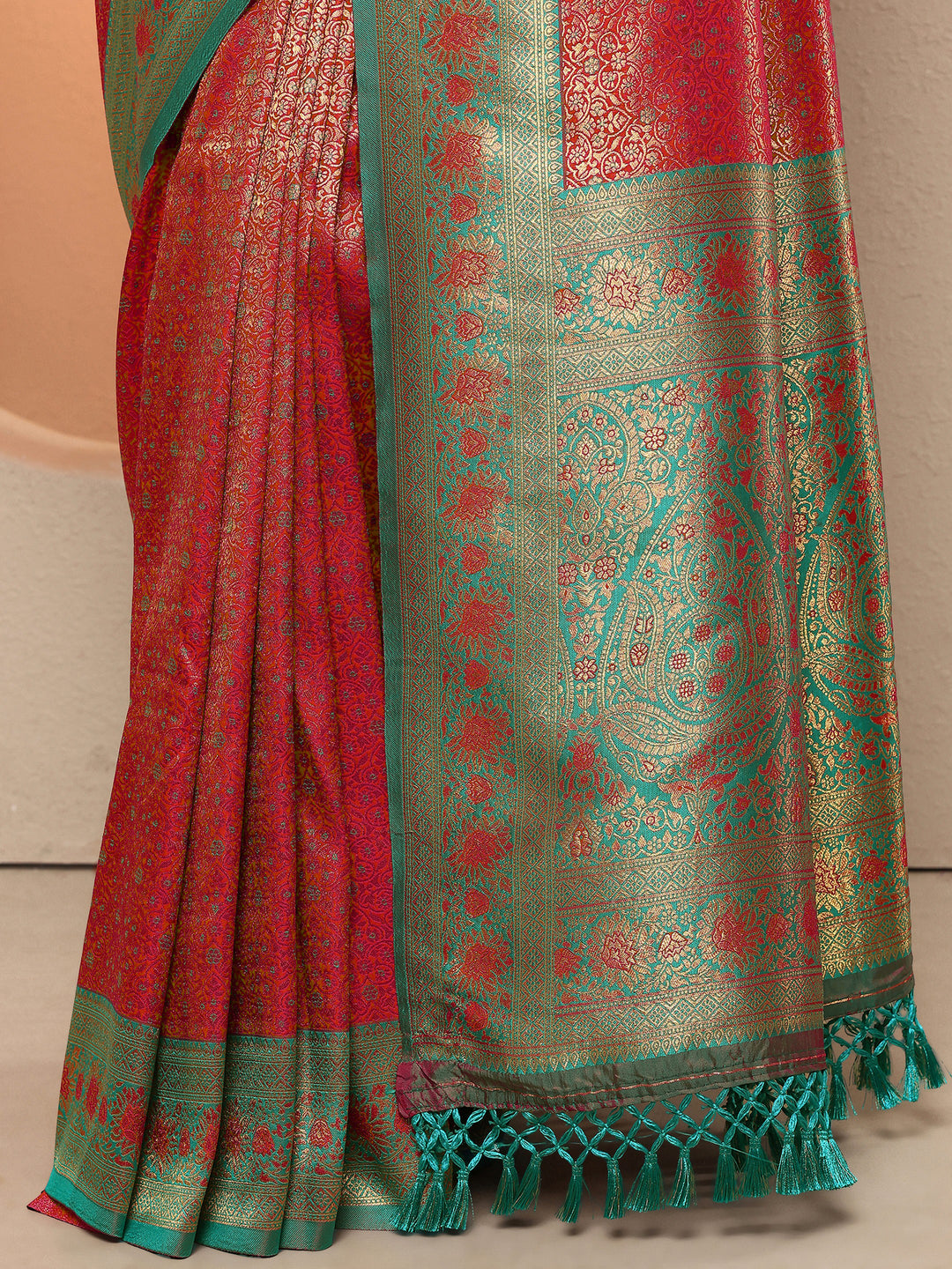 Red Woven Design Silk Blend Saree With Unstitched Blouse Piece