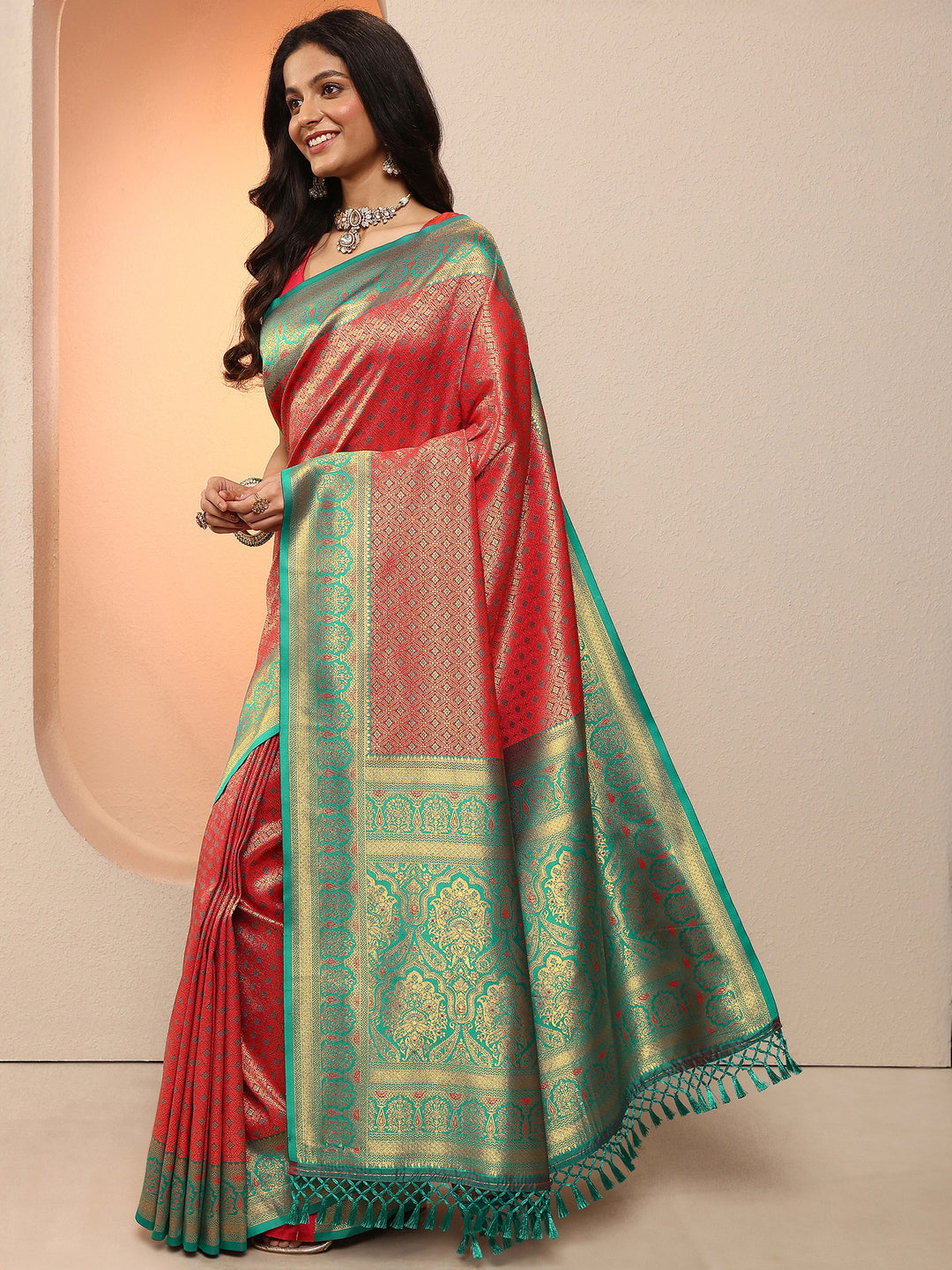 Red Woven Design Silk Blend Saree With Unstitched Blouse Piece