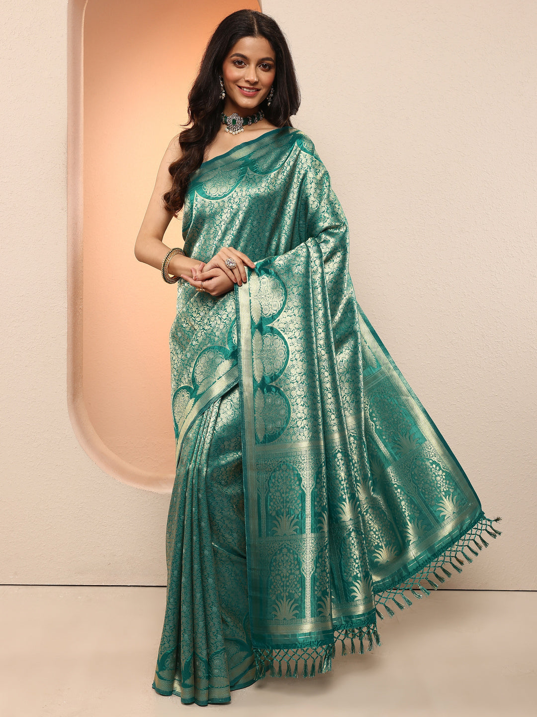 Green Woven Design Silk Blend Saree With Unstitched Blouse Piece