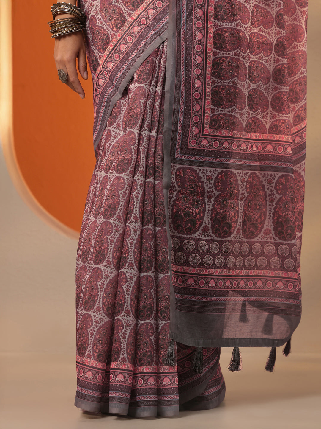 Grey Printed Silk Blend Saree With Unstitched Blouse Piece