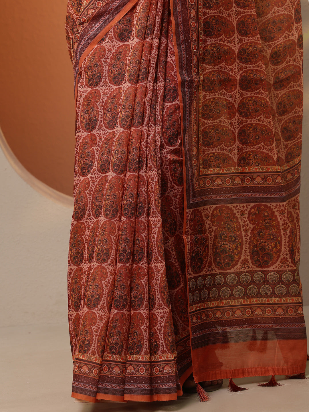 Brown Printed Silk Blend Saree With Unstitched Blouse Piece