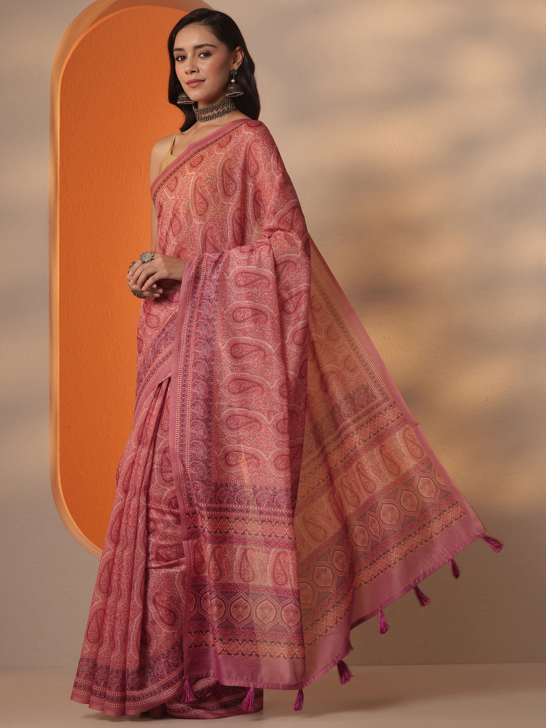 Pink Printed Silk Blend Saree With Unstitched Blouse Piece