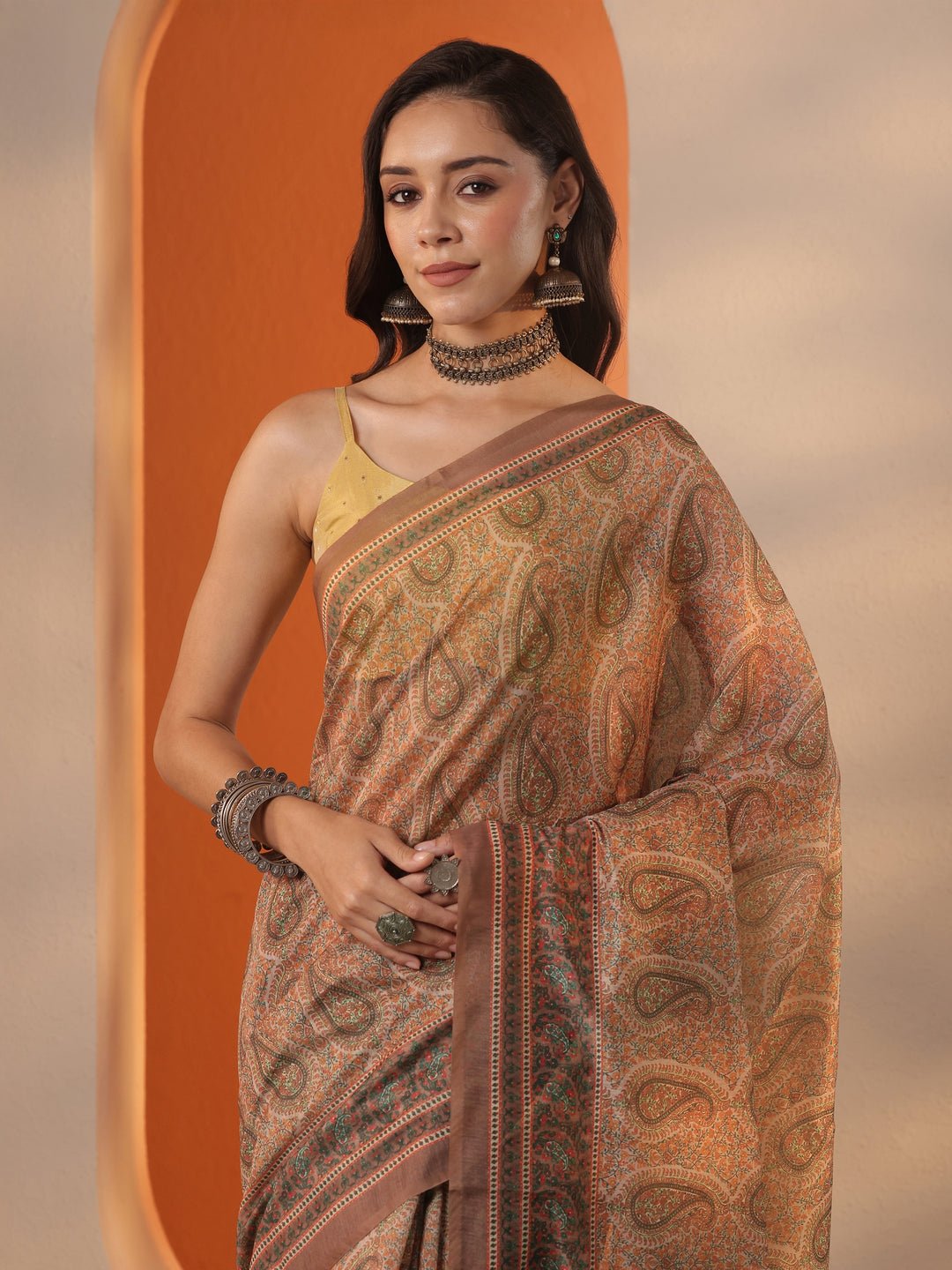 Brown Printed Silk Blend Saree With Unstitched Blouse Piece