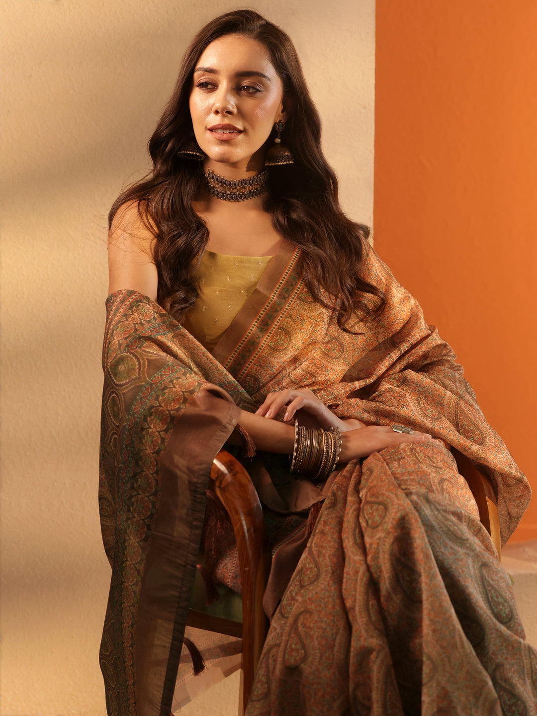 Brown Printed Silk Blend Saree With Unstitched Blouse Piece