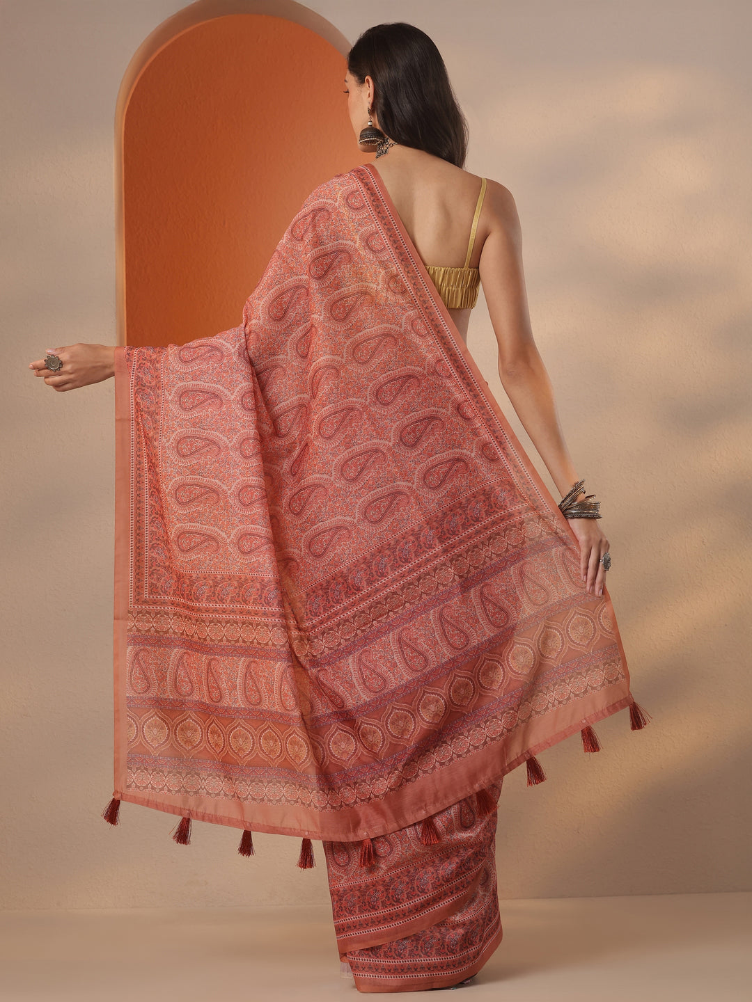 Coral Printed Silk Blend Saree With Unstitched Blouse Piece