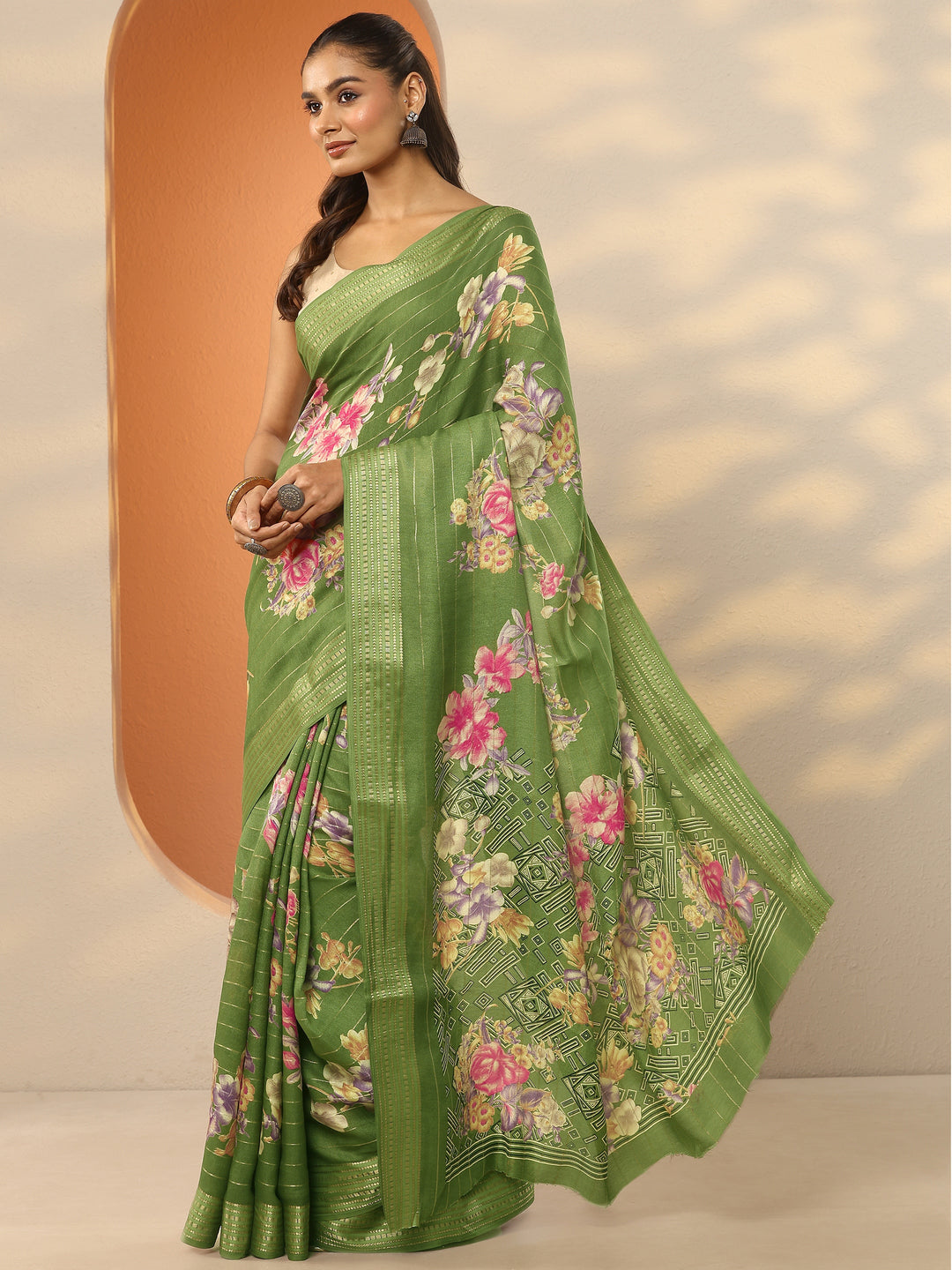Green Printed Silk Blend Saree With Unstitched Blouse Piece