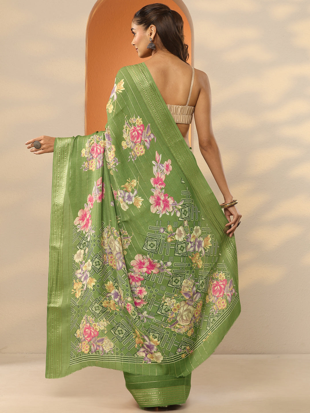 Green Printed Silk Blend Saree With Unstitched Blouse Piece