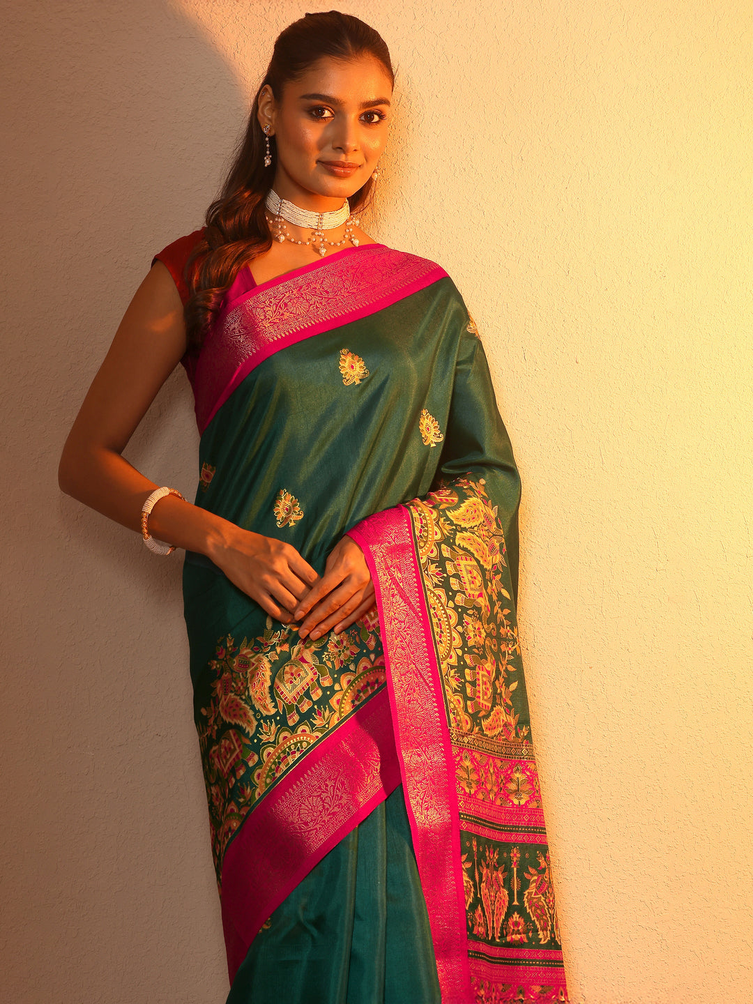 Teal Printed Silk Blend Saree With Unstitched Blouse Piece