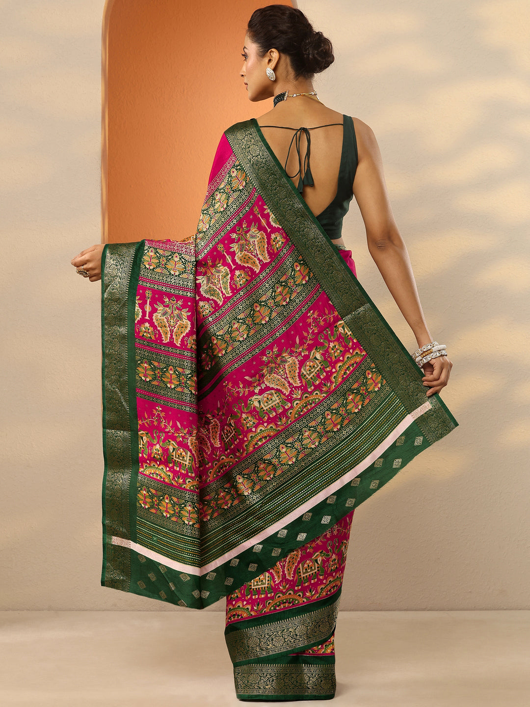 Pink Printed Silk Blend Saree With Unstitched Blouse Piece