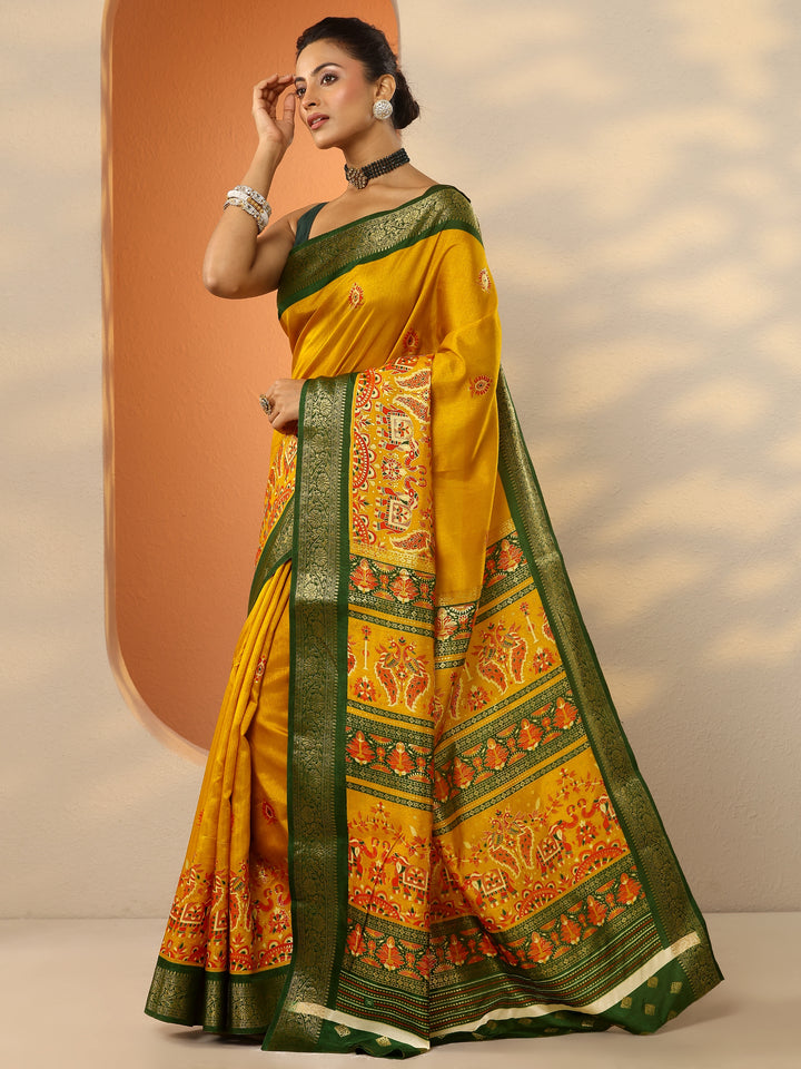 Mustard Printed Silk Blend Saree With Unstitched Blouse Piece