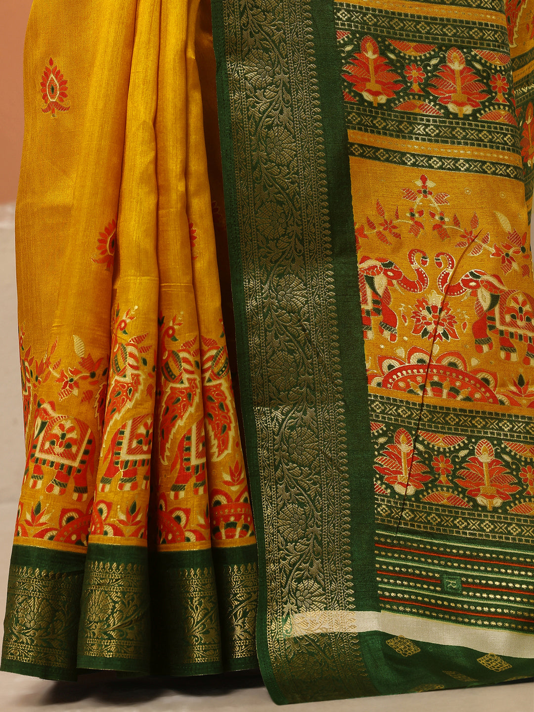 Mustard Printed Silk Blend Saree With Unstitched Blouse Piece