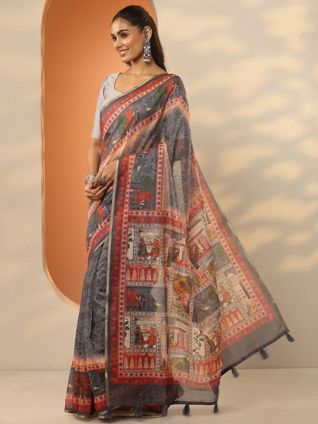 Grey Bandhani Printed Silk Blend Saree With Unstitched Blouse Piece