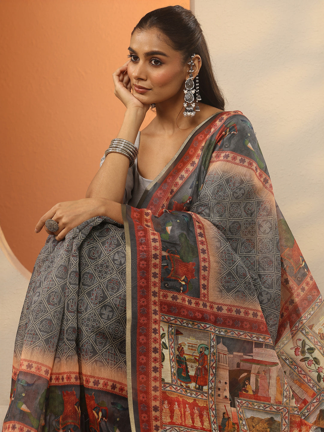 Grey Bandhani Printed Silk Blend Saree With Unstitched Blouse Piece