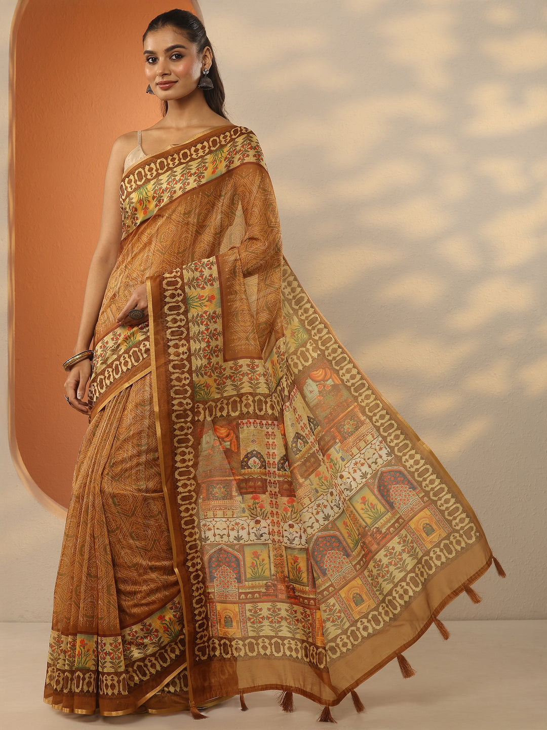 Brown Printed Silk Blend Saree With Unstitched Blouse Piece