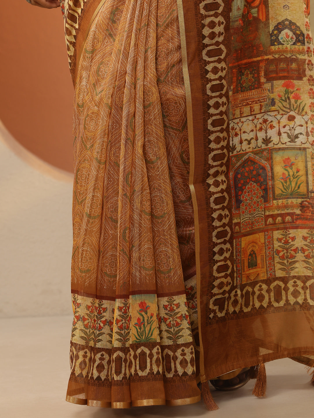 Brown Printed Silk Blend Saree With Unstitched Blouse Piece