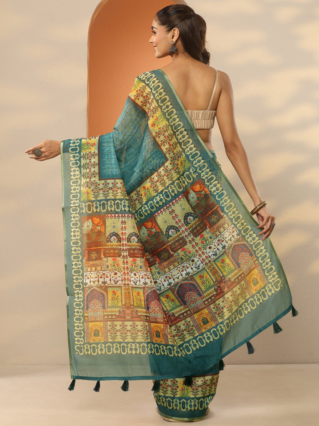 Green Printed Silk Blend Saree With Unstitched Blouse Piece