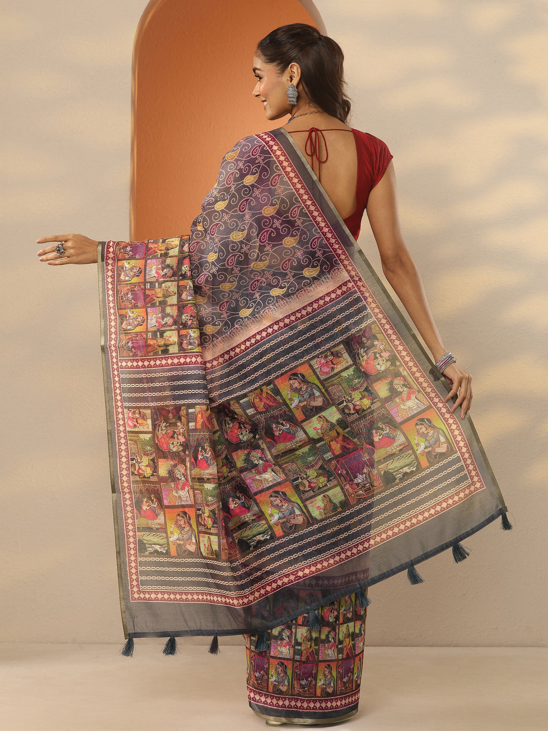 Grey Bandhani Printed Silk Blend Saree With Unstitched Blouse Piece