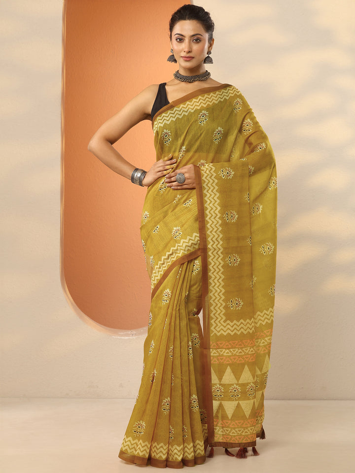 Mustard Printed Silk Blend Saree With Unstitched Blouse Piece