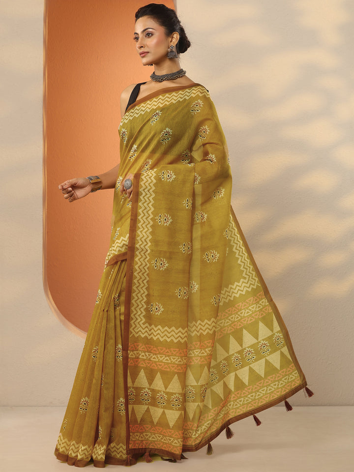 Mustard Printed Silk Blend Saree With Unstitched Blouse Piece